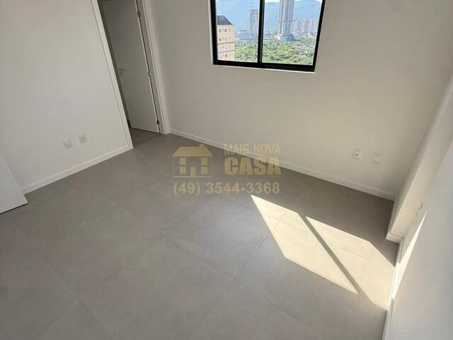 Apartamento para Venda em Itapema - 5